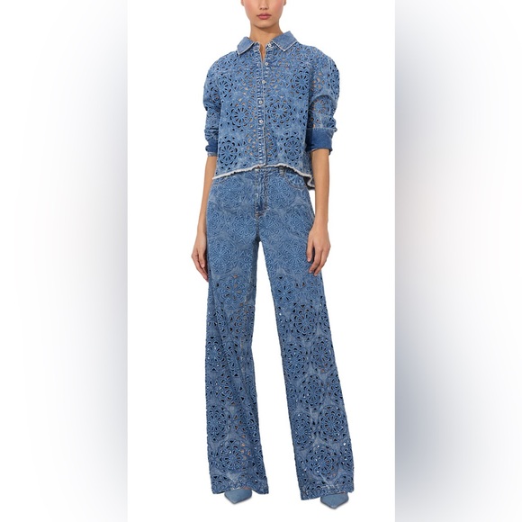 Alice + Olivia Finely Cropped Laser Cut Jacket - Picture 2 of 7